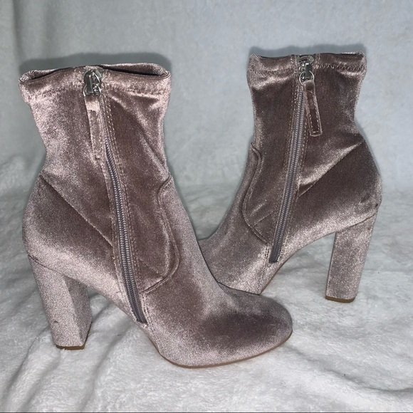 Steve Madden Size 6m gray suede booties with embroidered flowers - Picture 2 of 15